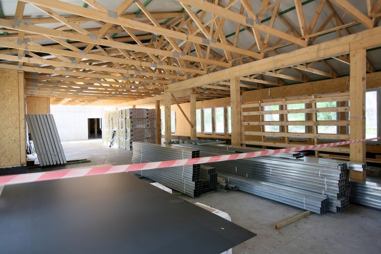 'Środowisko warszawskich wodniaków zasługuje na miejsce, które będzie ich integrować i stanie się obok Wisły ich drugim domem. Przystań Warszawa ma szansę być właśnie taką przestrzenią. Liczymy, że tutaj będą wychowywać się kolejne pokolenia warszawskich wodniaków' - powiedział Olszewski. <br><br>fot. (zuz) Leszek Szymański