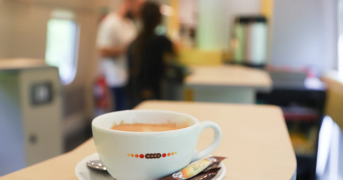 Wagony WARS znikną z pociągów? PKP ma rozwiązanie, które budzi kontrowersje