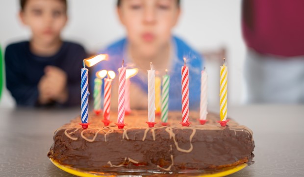 Dečiji rođendan ilustracija