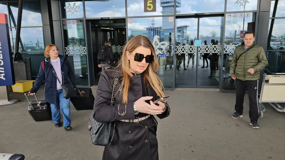 Viki Miljković na aerodromu