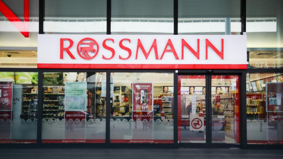 Dzieci rozebrały się w Rossmannie, bo pracownicy zarzucali im kradzież