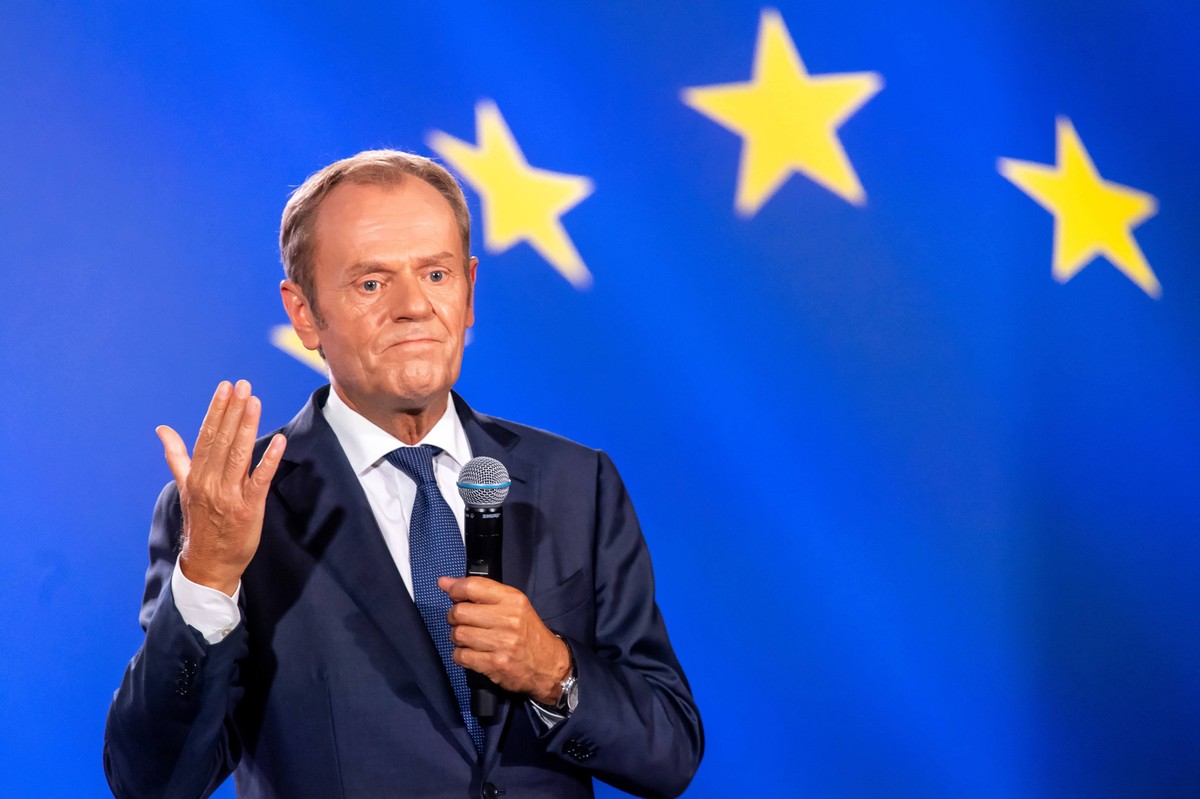 Donald Tusk wrócił i co dalej, czyli w co gra Donald solista - Polityka - Vimarsana News