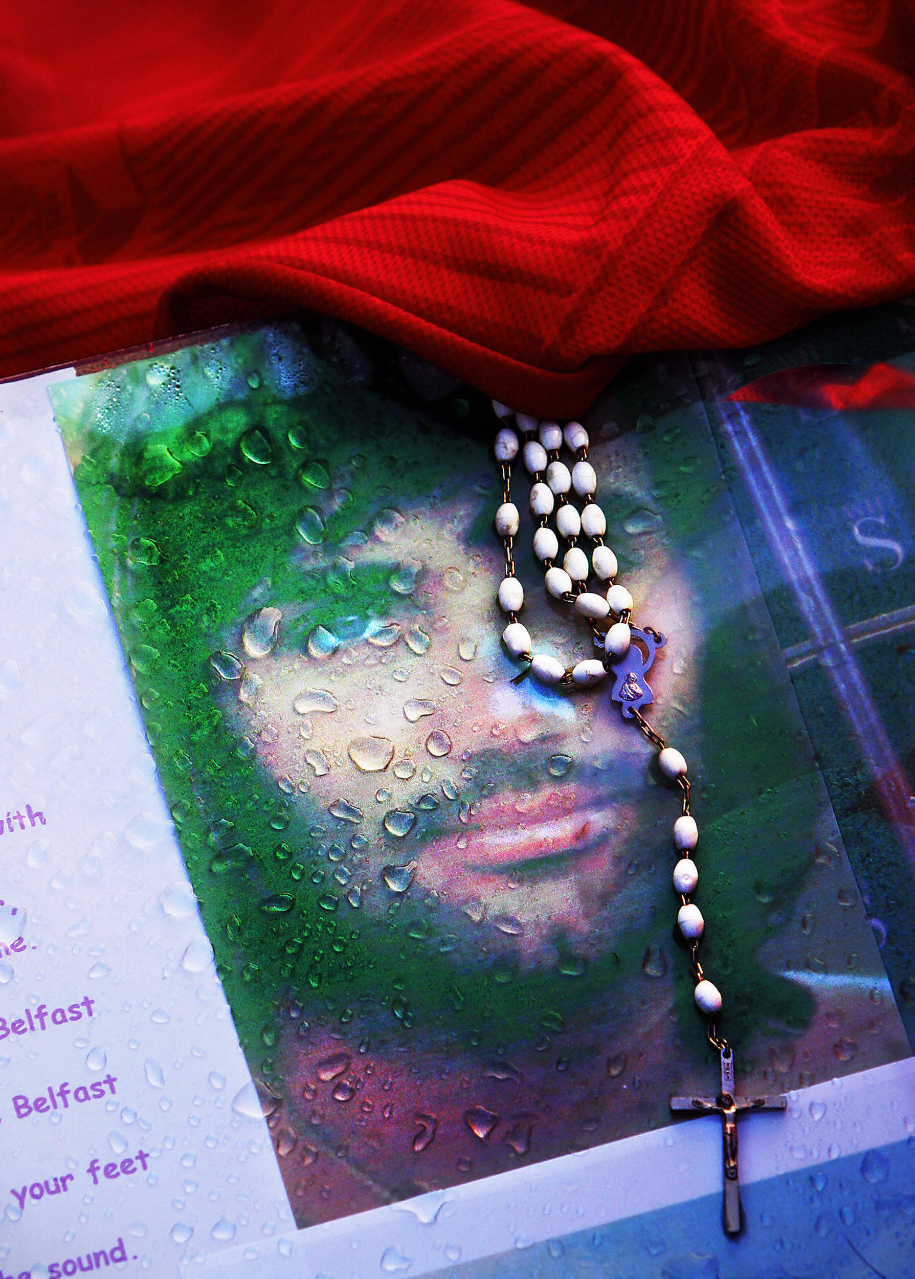 Football world honours George Best 20 years after tragic death