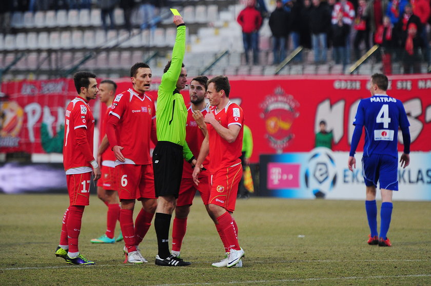 Piłkarze Widzewa często są karani kartkami