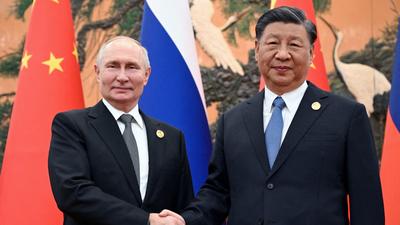 Prezydenci Władimir Putin i Xi Jinping podczas spotkania w Pekinie, 18 października 2023 r