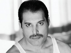 Freddie Mercury miał pecha? Pięć lat po jego śmierci umożliwiono nosicielom HIV dożywanie późnej starości