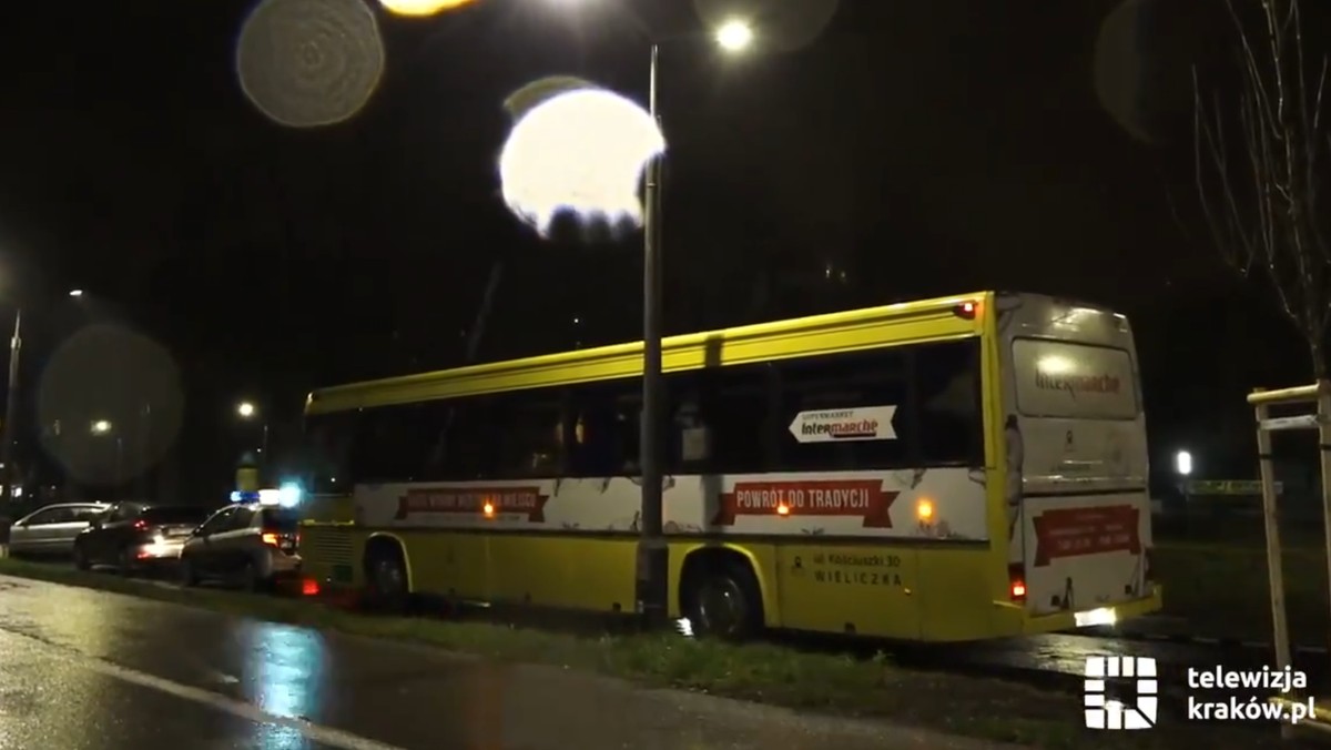 Ogrzewalnia dla bezdomnych przy ul. ks. Józefa w Krakowie rozpoczyna we wtorek działalność. Transport do niej zapewni streetbus, który miasto i MOPS uruchomiły również z myślą o osobach w kryzysie bezdomności.