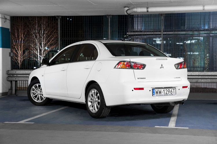 Mitsubishi lancer