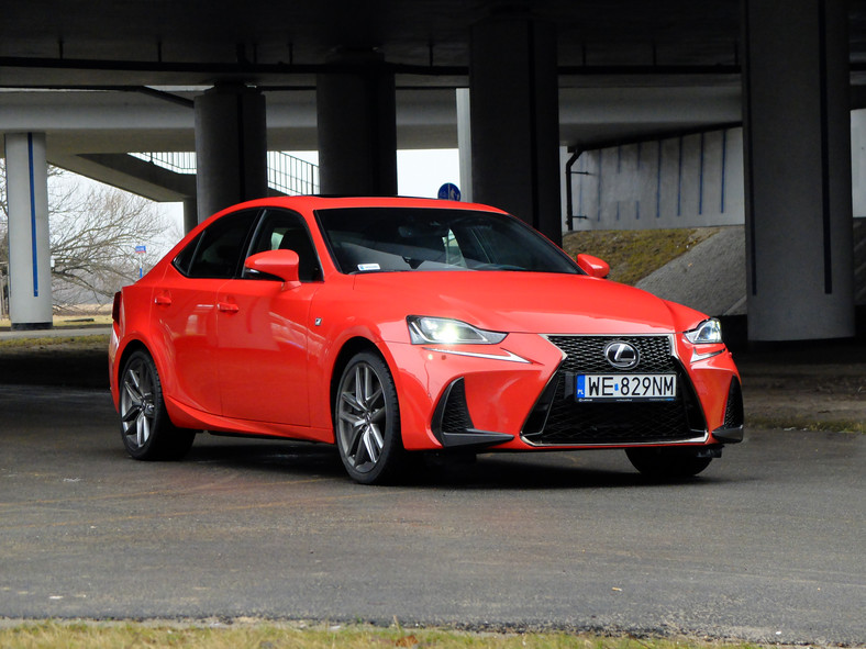 Lexus IS 200t