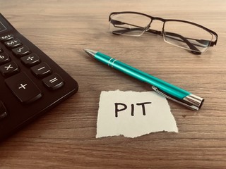 PIT-2 przy umowie zlecenia może się opłacać. A może nie