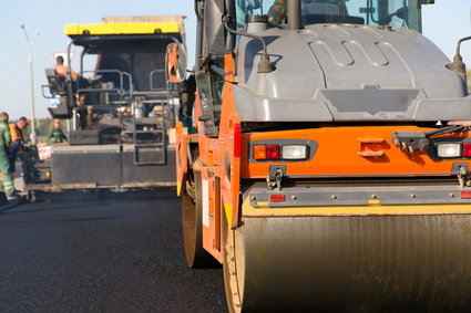 200 km nowych dróg do końca roku. Mimo zrywania kontraktów na budowę