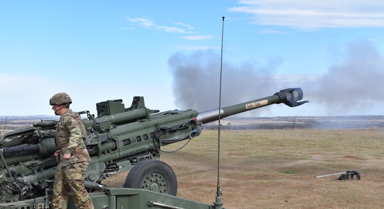 US Army soldiers fire the M777 howitzer at Fort Sill.Jake Epstein/Business Insider