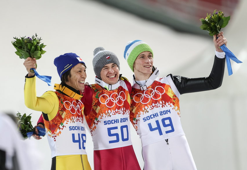 Medaliści na dużej skoczni w Soicz. Od lewej: Noriaki Kasai, Kamil Stoch i Peter Prevc.