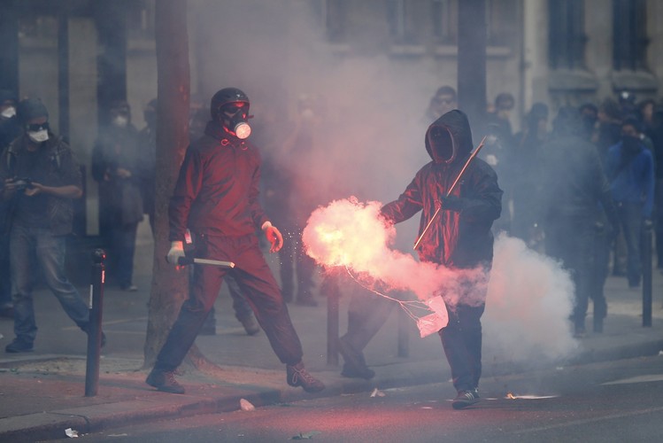 Demonstracja związkowców przeciwko rządowej reformie prawa pracy