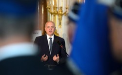 Wpadka Joachima Brudzińskiego. "Rwą szaty na TT nad mym #Januszowym orograficznym prostactwem"