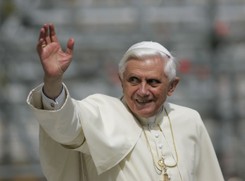 Benedykt XVI ujawnia: W Watykanie istniało lobby gejowskie