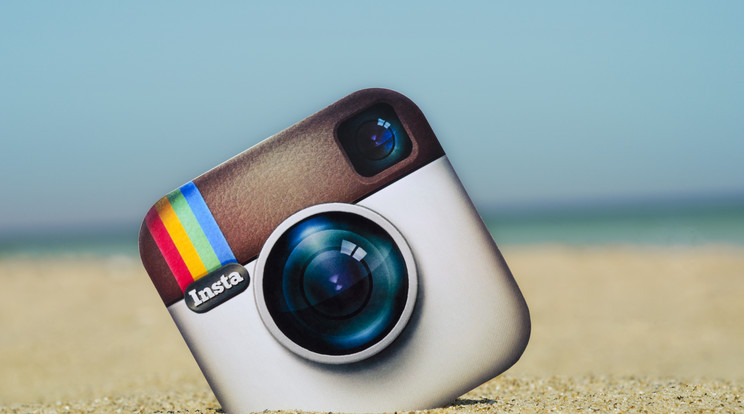 Meglepő, de az Instagram fotómegosztó alkalmazás beépített üzenetfunkciója révén 15%-os arányávak megelőzi a WhatsApp üzenetküldő appot / Fotó: Shutterstock