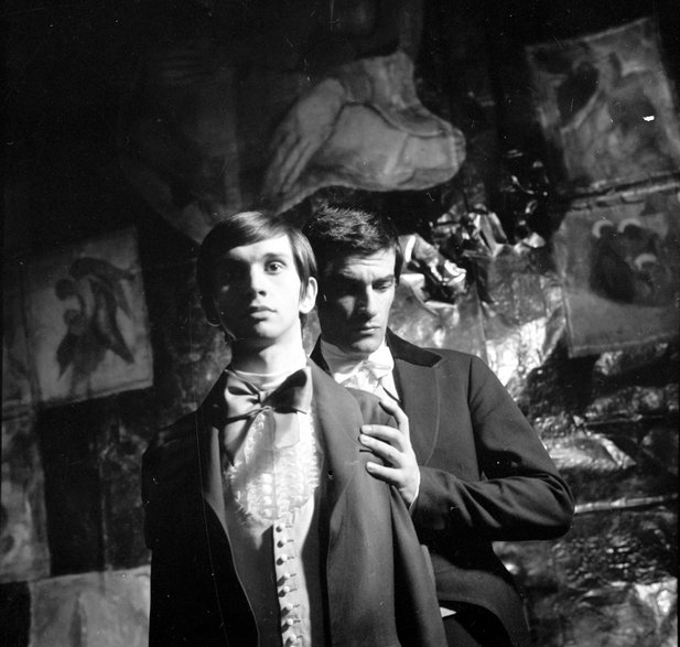 Andrzej Nardelli i Adam Hanuszkiewicz w sztuce "Nie-boska komedia" w Teatrze Narodowym w Warszawie (1969)