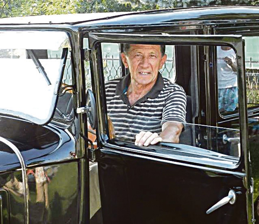 Milorad je ponosan na dedin stari auto