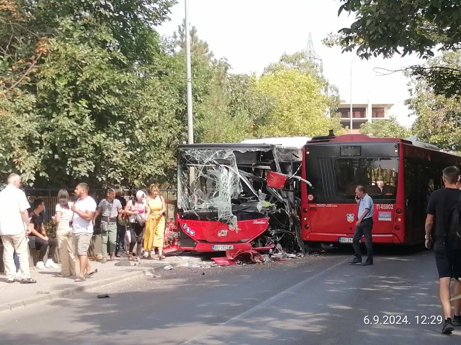 Sudar gradskih autobusa