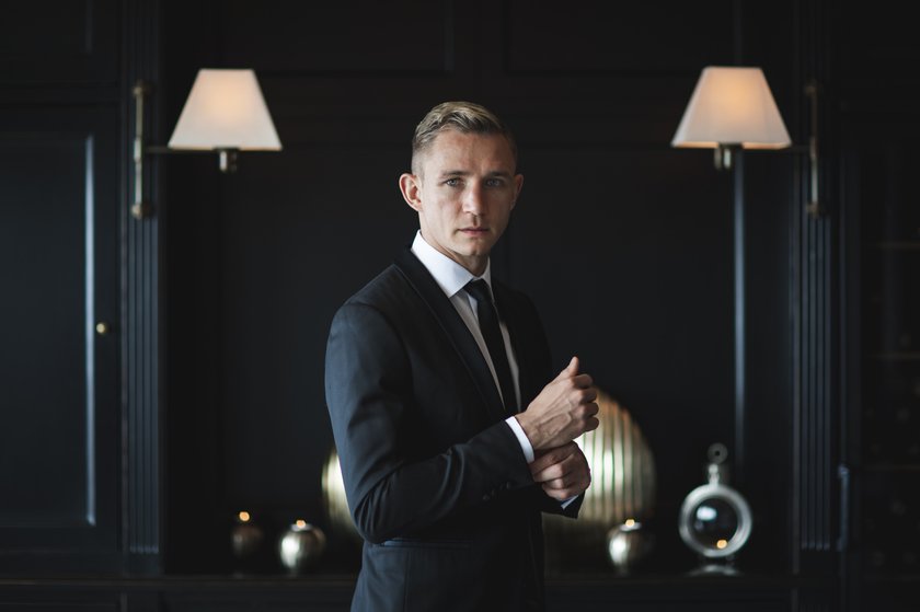 Jakub Rzeźniczak niczym Agent Bond