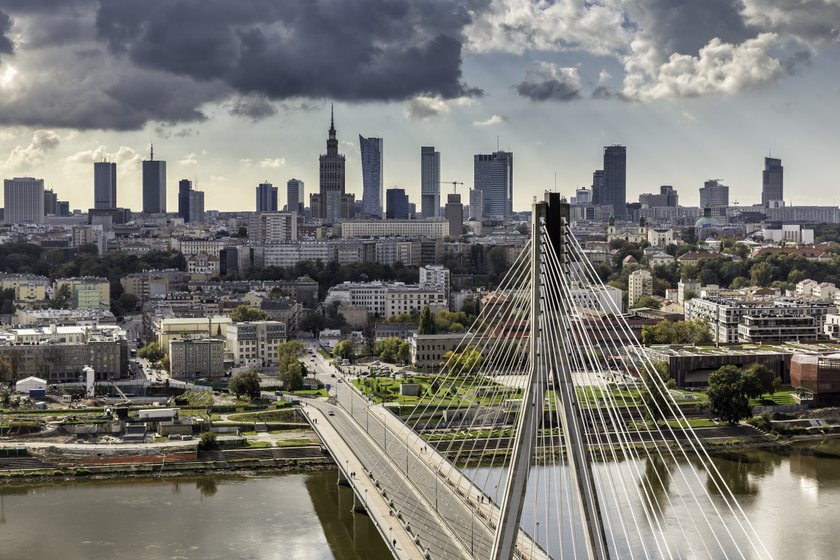 Liczne protesty w stolicy, to główny powód gorszej oceny w rankingu