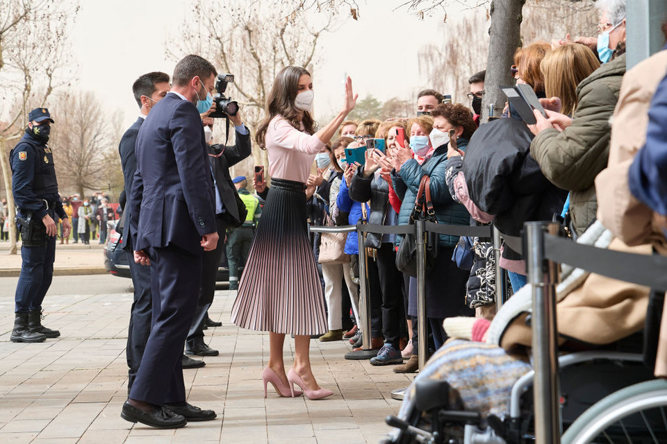 Królowa Letizia w audytorium w hiszpańskiej miejscowości León w 2022 r.