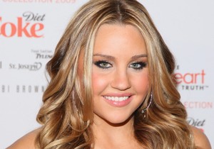 Dečju glumicu su poroci upropastili: Nekadašnja lepotica šokirala najnovijim snimkom