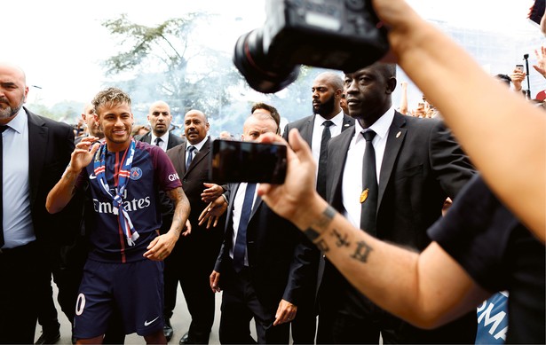 Neymar już w stroju Paris Saint-Germain, 4 sierpnia 2017 r.