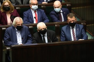 Sejm przyjął uchwałę ws. zawieszenia handlu uprawnieniami do emisji