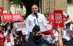 Duda: Próbuje się nam wmówić, że LGBT to ludzie, a to jest po prostu ideologia
