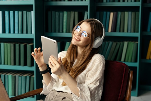 Da li audio knjige imaju istu korist za mozak kao čitanje