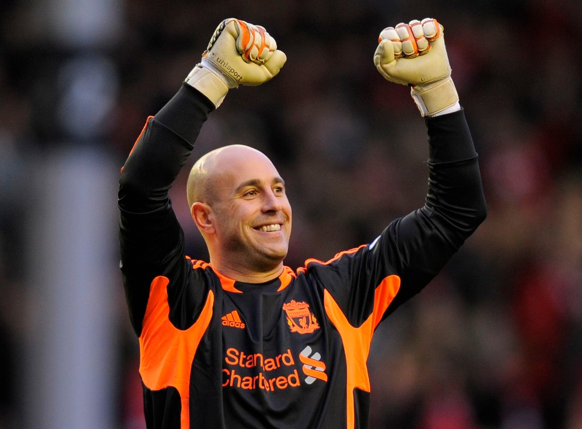 Liverpool z Pucharem Ligi. Triumf po rzutach karnych. Zobacz wideo
