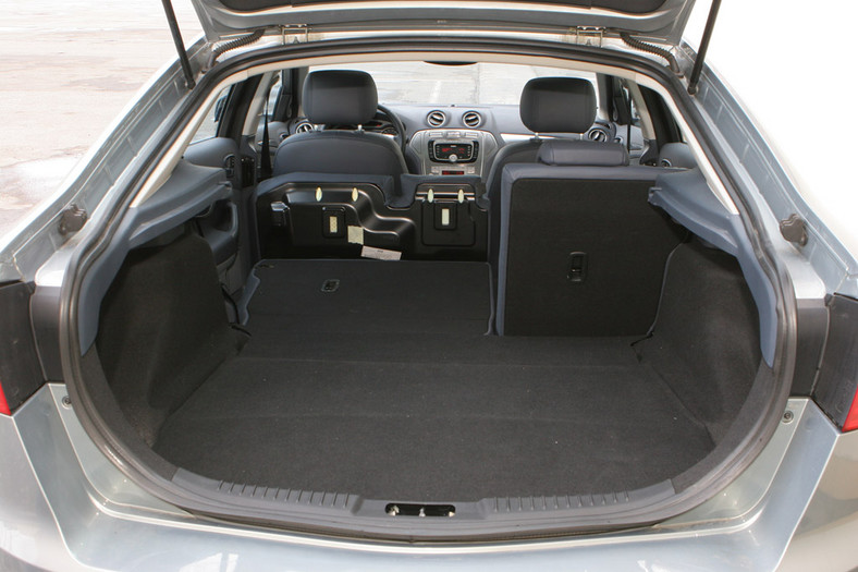 Ford Mondeo kontra Mazda 6 i Honda Accord: używane limuzyny dla rodziny