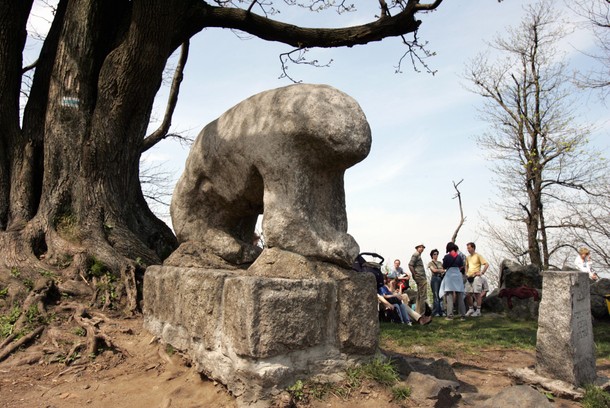Ursul – statuie antică de cult în vârful Slija