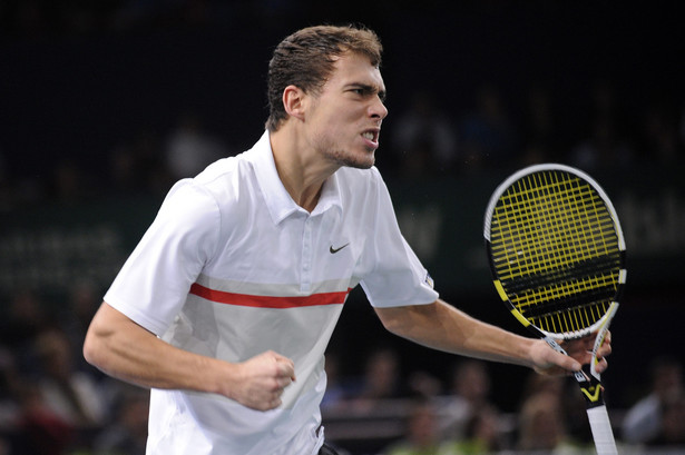 Janowicz w finale! Pokonał Simona i może zostać królem Paryża