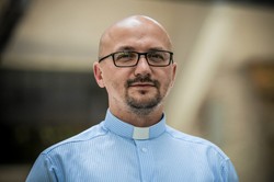 Ojciec Kramer życzył śmierci Benedyktowi XVI? "Przekroczył wszystkie granice"