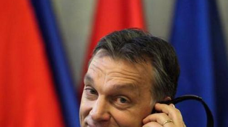 Katonákkal védené Orbán Európa határait