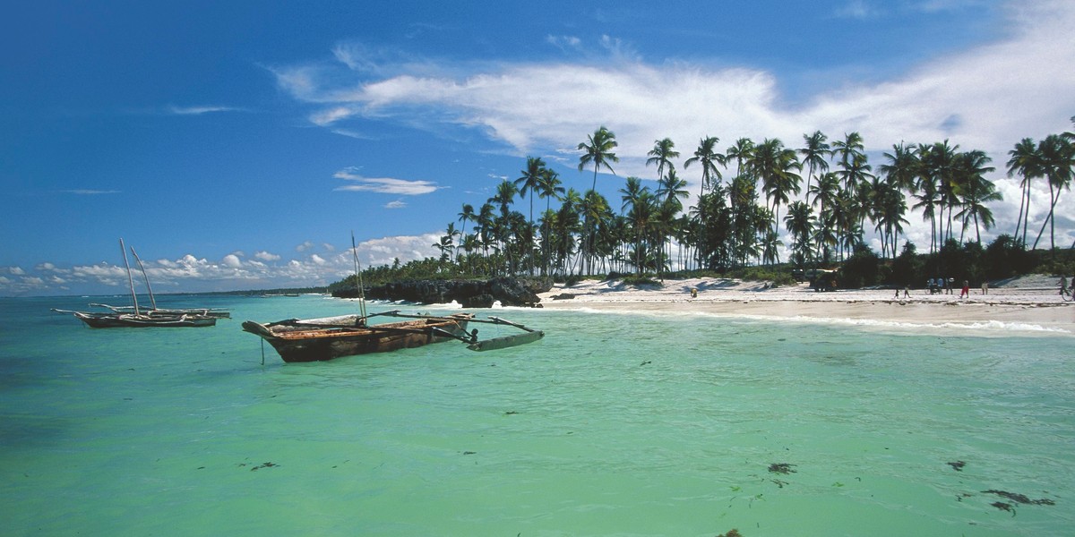 Egzotyczne kierunki znalazły się w pierwszej dziesiątce najchętniej kupowanych wycieczek podczas pandemii. Na zdjęciu plaża Matemwe na wyspie Unguja, Zanzibar. 