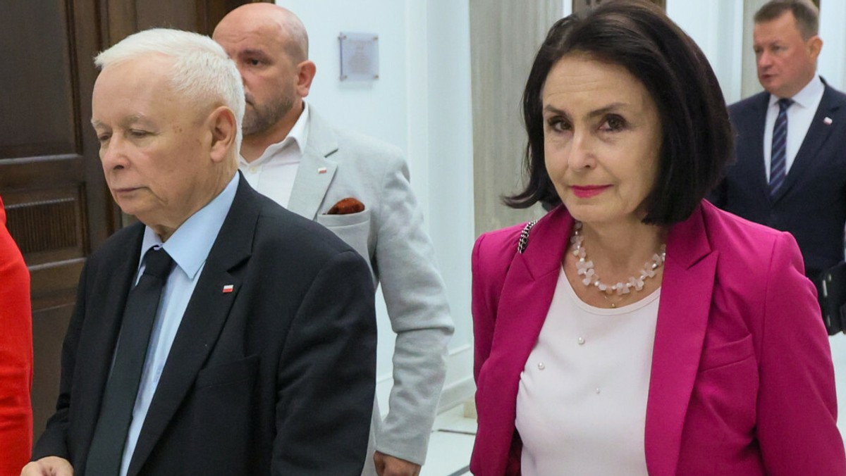 Jarosław Kaczyński zawiesił Krzysztofa Stasiaka w prawach członka PiS, co jest konsekwencją przetasowań w łódzkiej strukturze partii [Źródło: Onet]