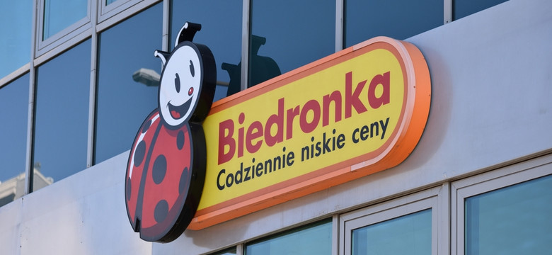 Biedronka sprzedaje hitowe buty. Będą idealne na jesienne dni