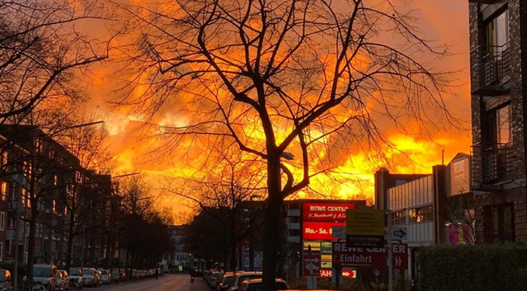 Eképesztő volt a naplemente Hamburgban.