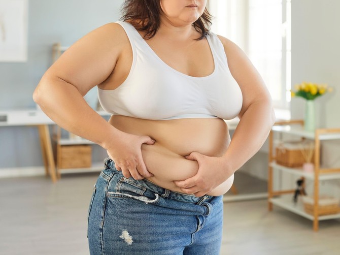 Doktor otkriva prvi znak da ste počeli da gomilate kilograme
