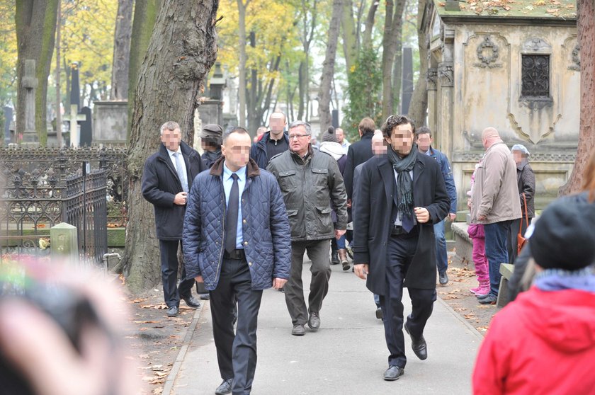 Prezydent Bronisław Komorowski z rodziną był 1 listopada na Powązkach