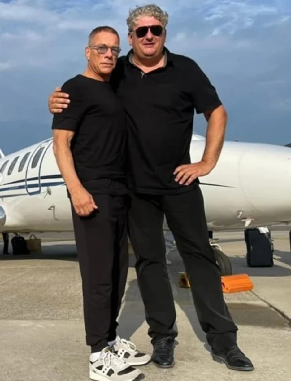 Žan Klod Van Dam, Toni Bijelić