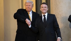 Macron stawia się Trumpowi. Mówi o "szalonym” pomyśle