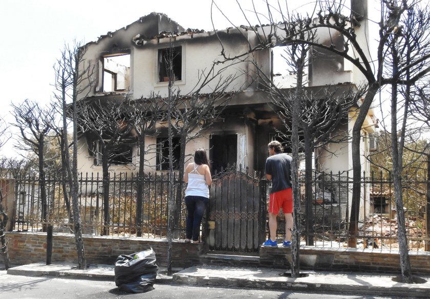 Grecja budzi się po tragedii