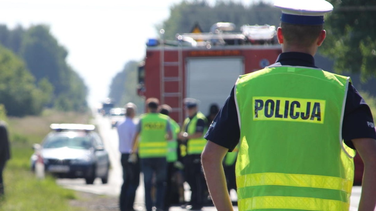 W poniedziałek ma rozpocząć się protest policjantów, strażaków, pograniczników i więzienników przeciwko rządowemu projektowi obniżenia zasiłków chorobowych - zdecydowała Federacja Związków Zawodowych Służb Mundurowych.