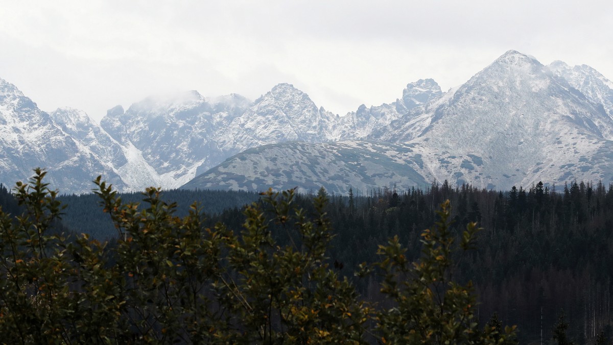 Tatry: spadł pierwszy śnieg. TOPR ostrzega