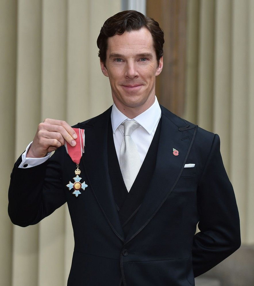 Benedict Cumberbatch uhonorowany przez królową Elżbietę II